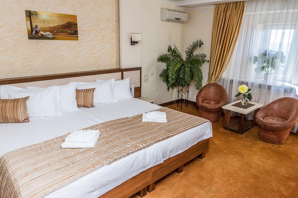 7 Sky Hotel Klinicheskaya Street Κίεβο Εξωτερικό φωτογραφία