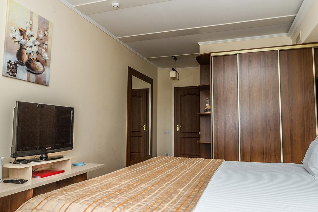 7 Sky Hotel Klinicheskaya Street Κίεβο Εξωτερικό φωτογραφία