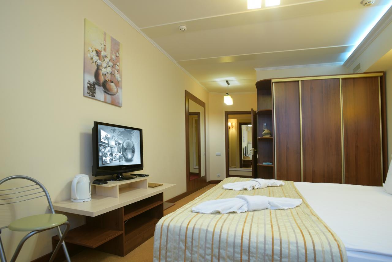 7 Sky Hotel Klinicheskaya Street Κίεβο Εξωτερικό φωτογραφία