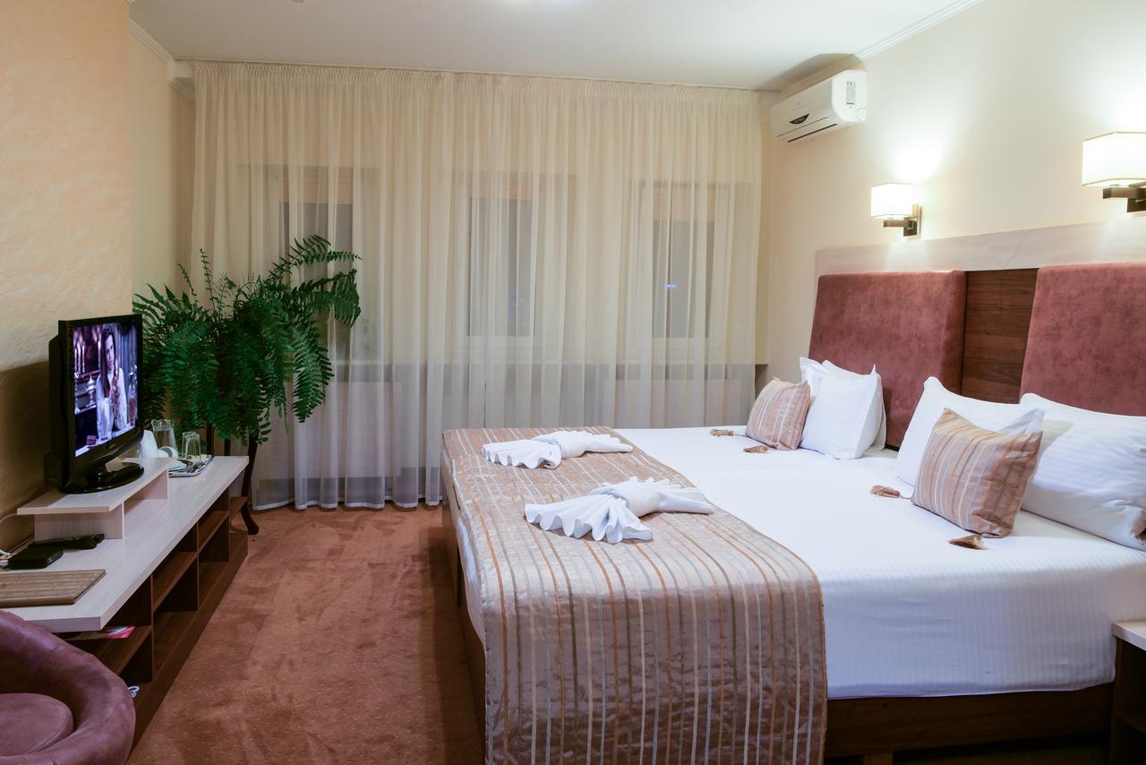 7 Sky Hotel Klinicheskaya Street Κίεβο Εξωτερικό φωτογραφία